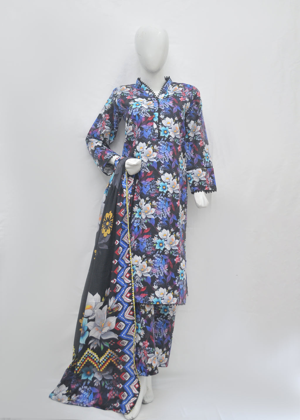Premium Printed 3pc Khaddar Suit – Winter Collection