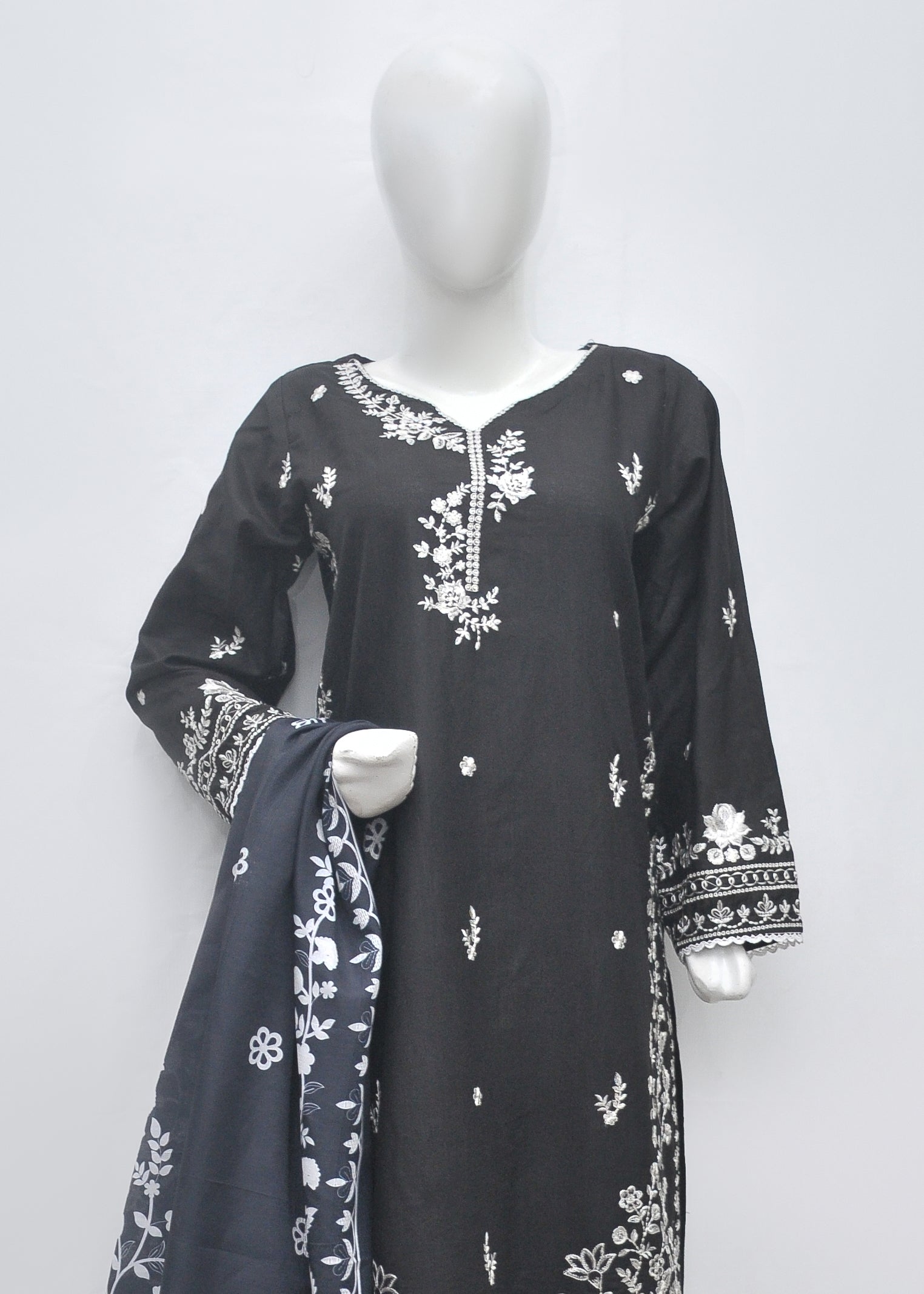 Embroidered Khaddar 3pc - Winter Collection